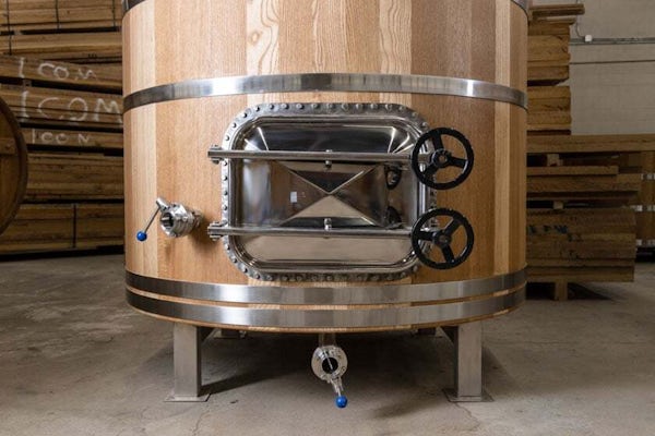 Mueller American Oak Wine Tank Front Manway Closed